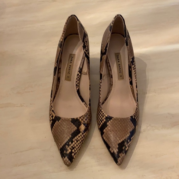 Zara Shoes - ZARA BASIC Reptile Embossed Block Heel Pumps